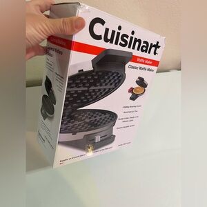Cuisinart Waffle Maker, 1250W Round Classic Waffle Iron
